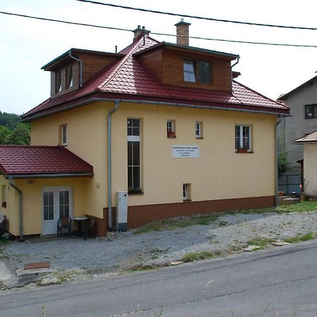 Apartmanovy Dom Králiky Exteriör bild