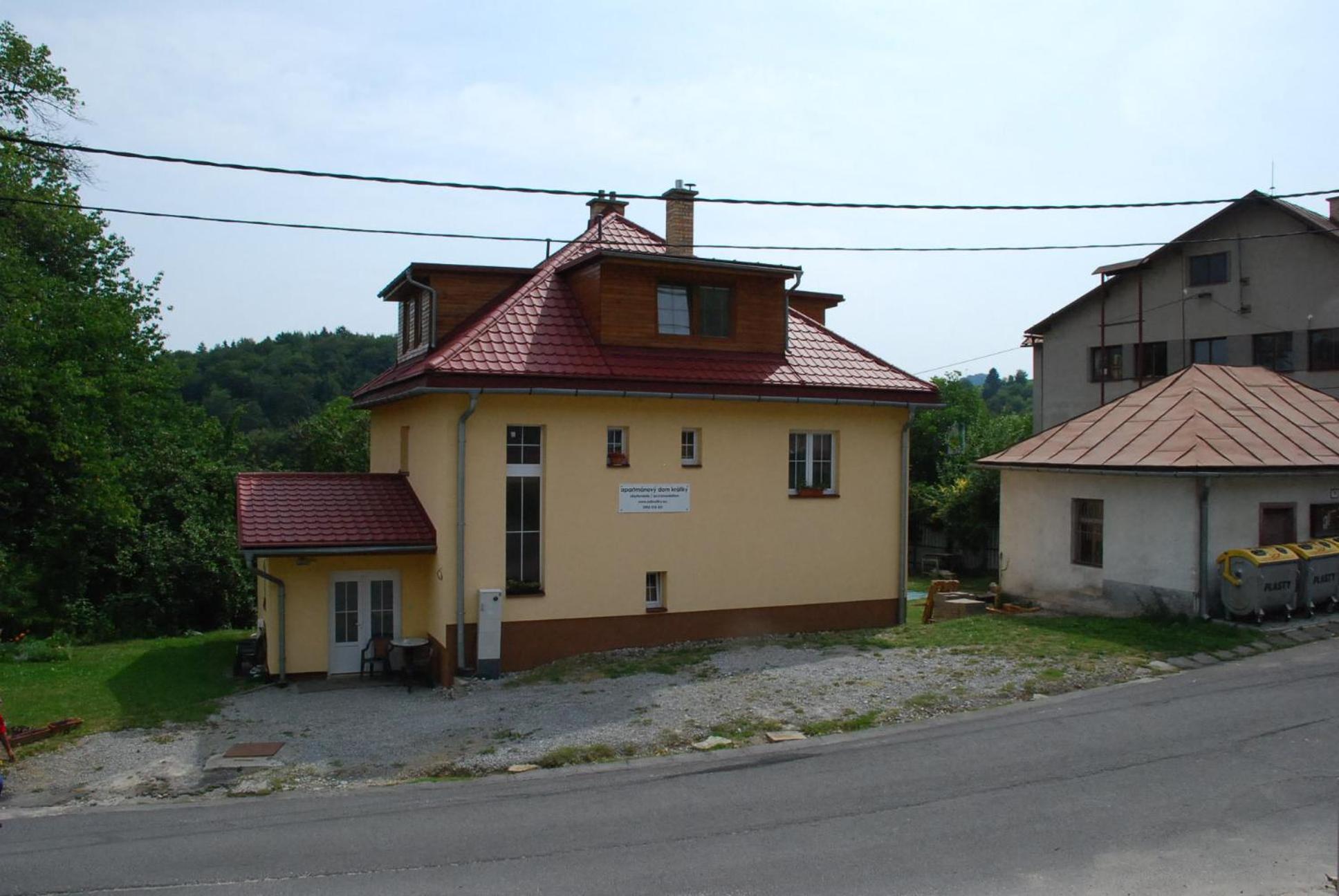 Apartmanovy Dom Králiky Exteriör bild