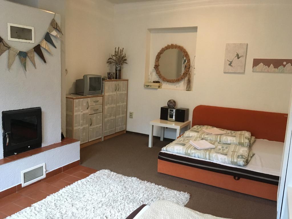 Apartmanovy Dom Králiky Exteriör bild